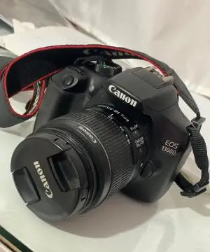 دوربین canon 1300D+کیف+سه پایه دست دوم