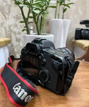دوربین کانن canon 5d mark iii با لنز 24-105 دست دوم