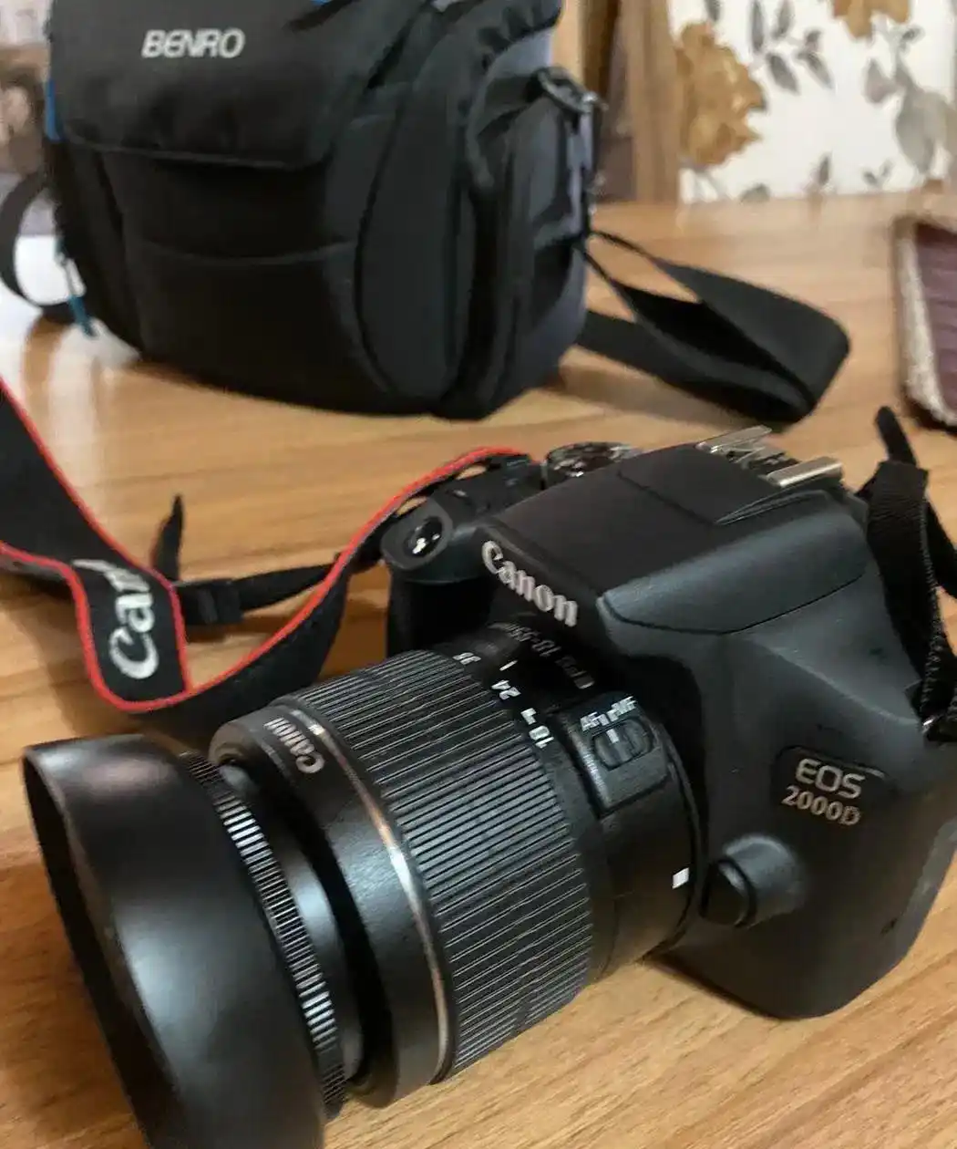 Canon 2000D کنون2000D دست دو