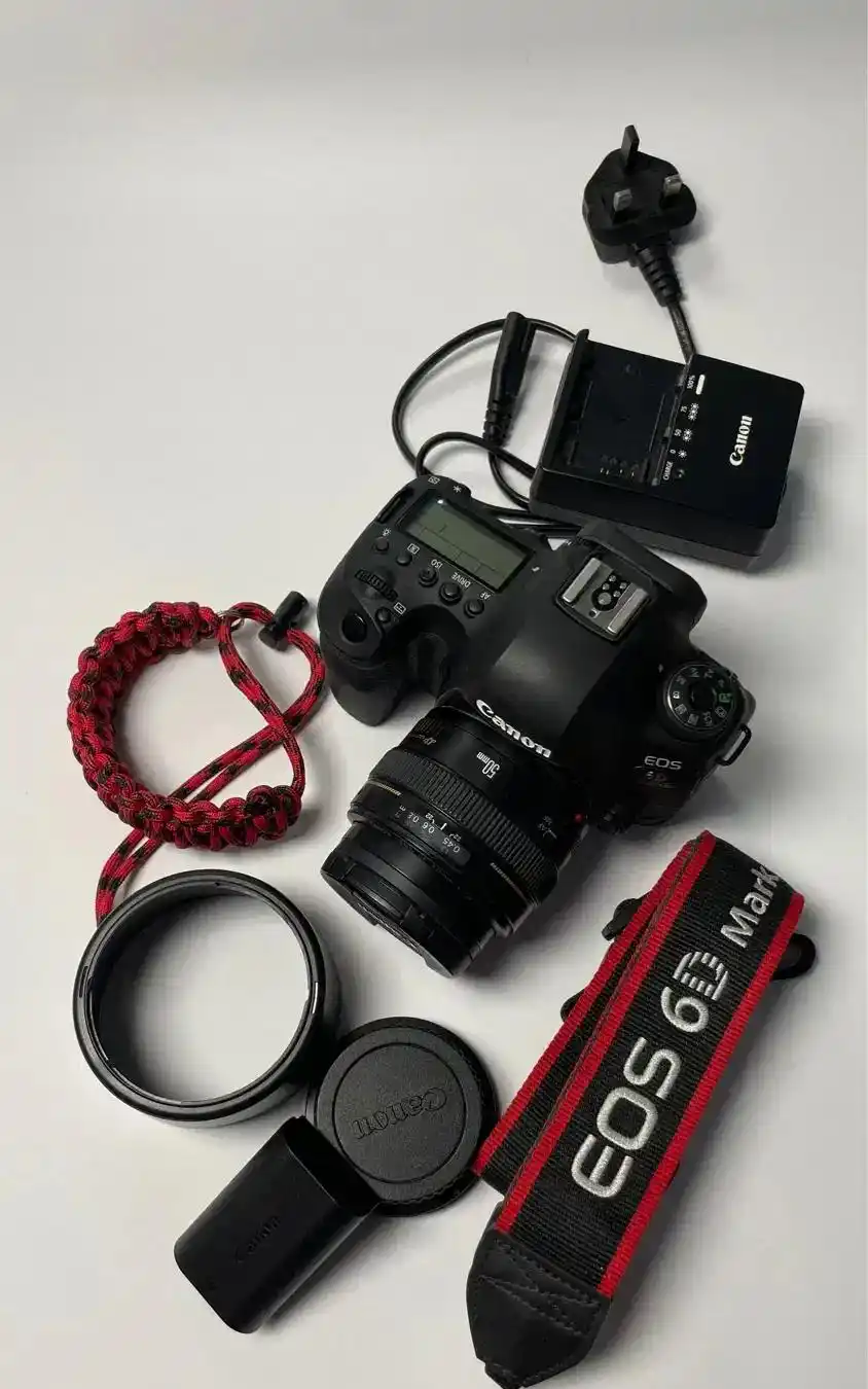 دوربین عکاسی کانن 6D mark II ( به همراه لنز ) دست دو