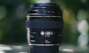 لنز کانن 85mm f1.8 در حد دست دوم