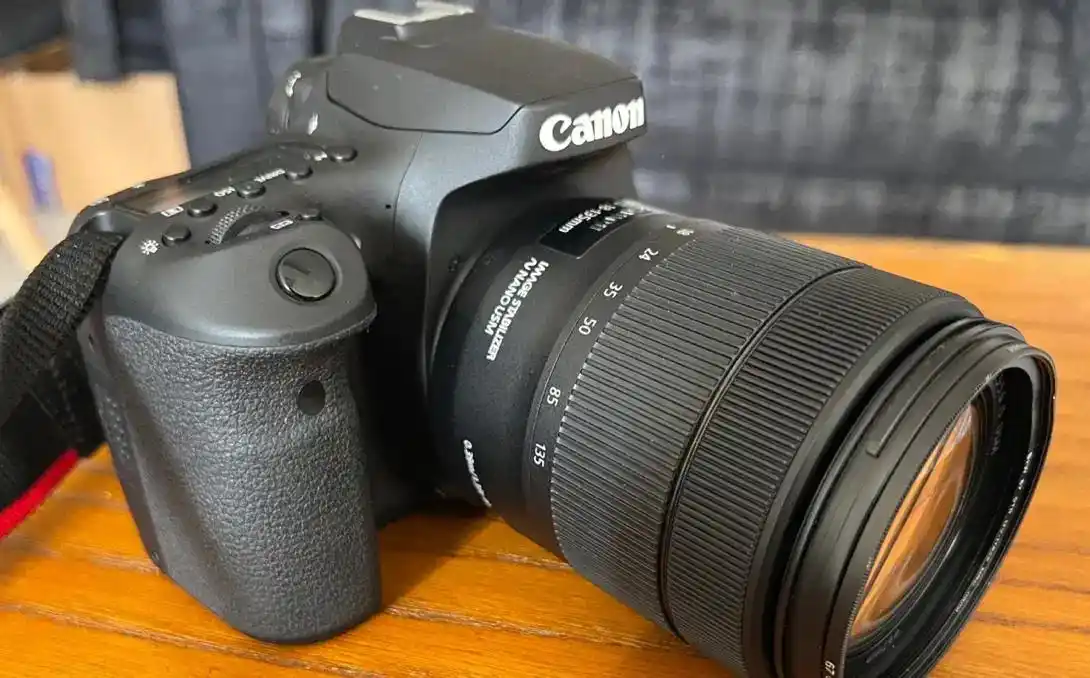 دوربین کانن 90D کم کارکرد با حداکثر 500 شات دست دو