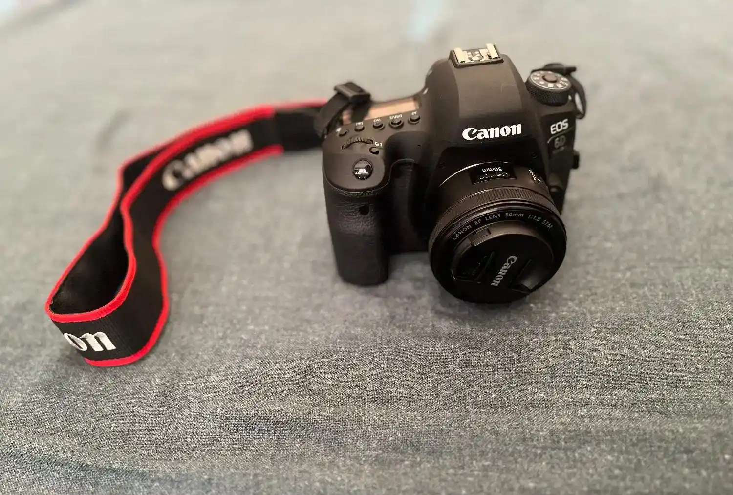 دوربین CANON 6D Mark II به همراه لنز دست دو