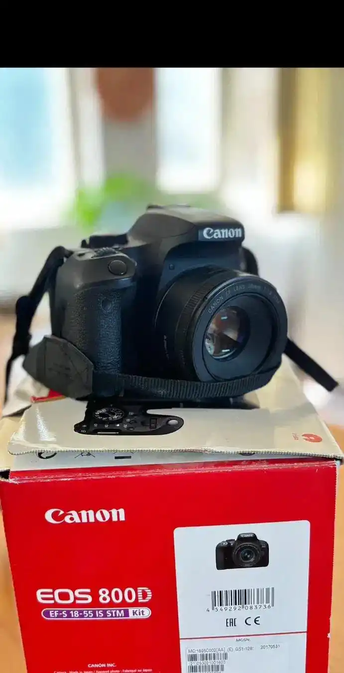 دوربین کنون ۸۰۰ دی دست دو