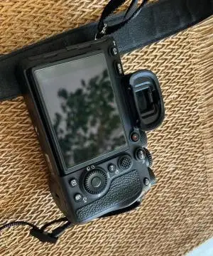 دوربین عکاسی سونی دست دوم Sony A7R IV + 50mm F1.8 دست دوم