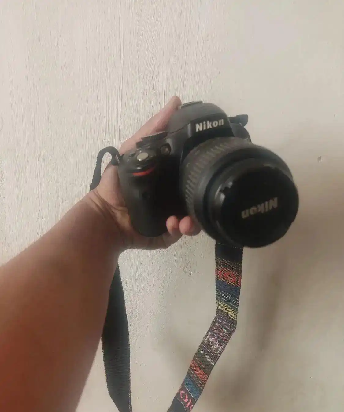 دوربین عکاسی و فیلم برداری نیکون با لنز ۵۵.۸۰ دست دو