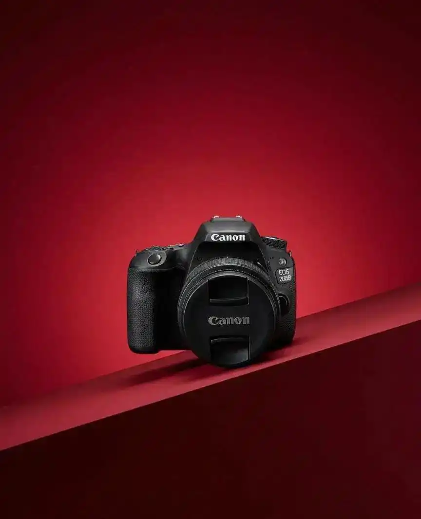 Canon EOS 200D بسیار تمیز دست دو