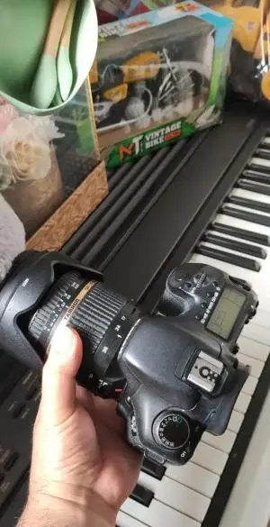 دوربین canon EoS7D با لنز105-24 دست دوم