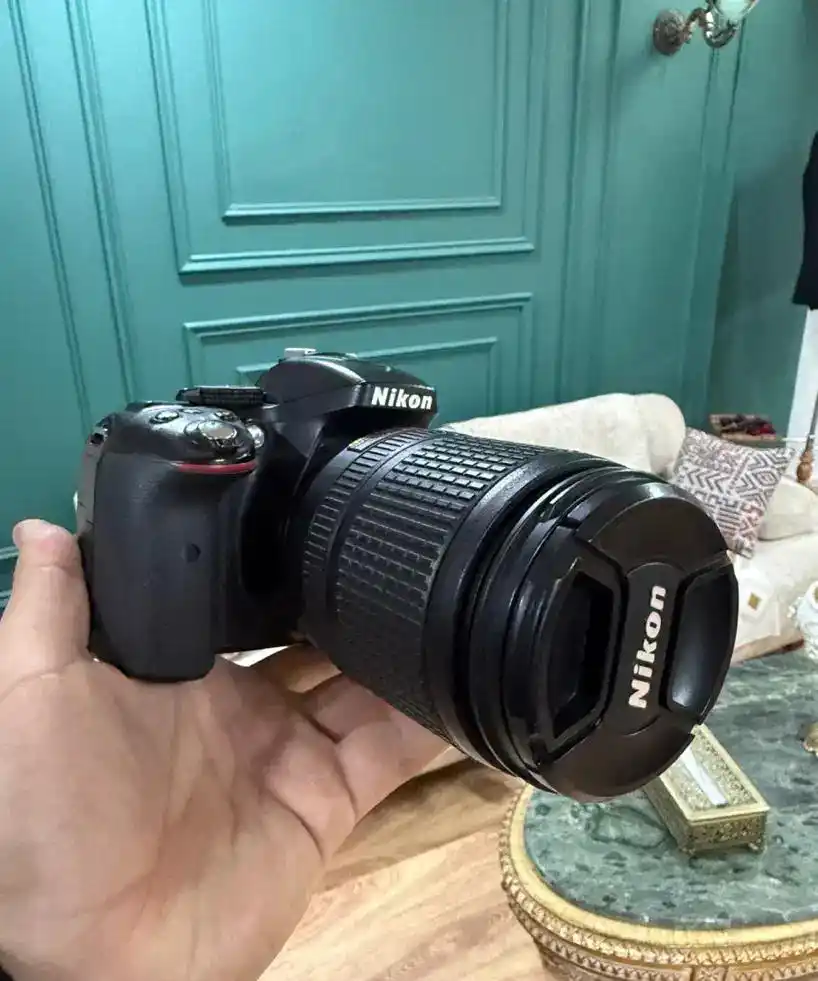 دوربین Nikon D5300 دست دو