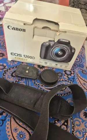 دوربین عکاسی ۱۲۰۰D دست دوم