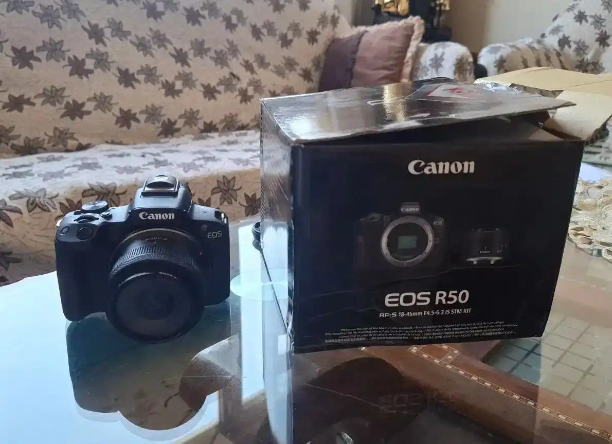 دوربین Canon r50 دست دو