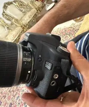 دوربین کنون50d ولنز وباطری شارژر سالم و عالی دست دوم
