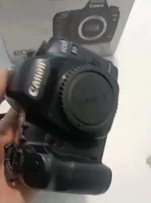 دوربین کنون 5D mark 2 با لنز ۲۴ ۱۰۵ دست دوم