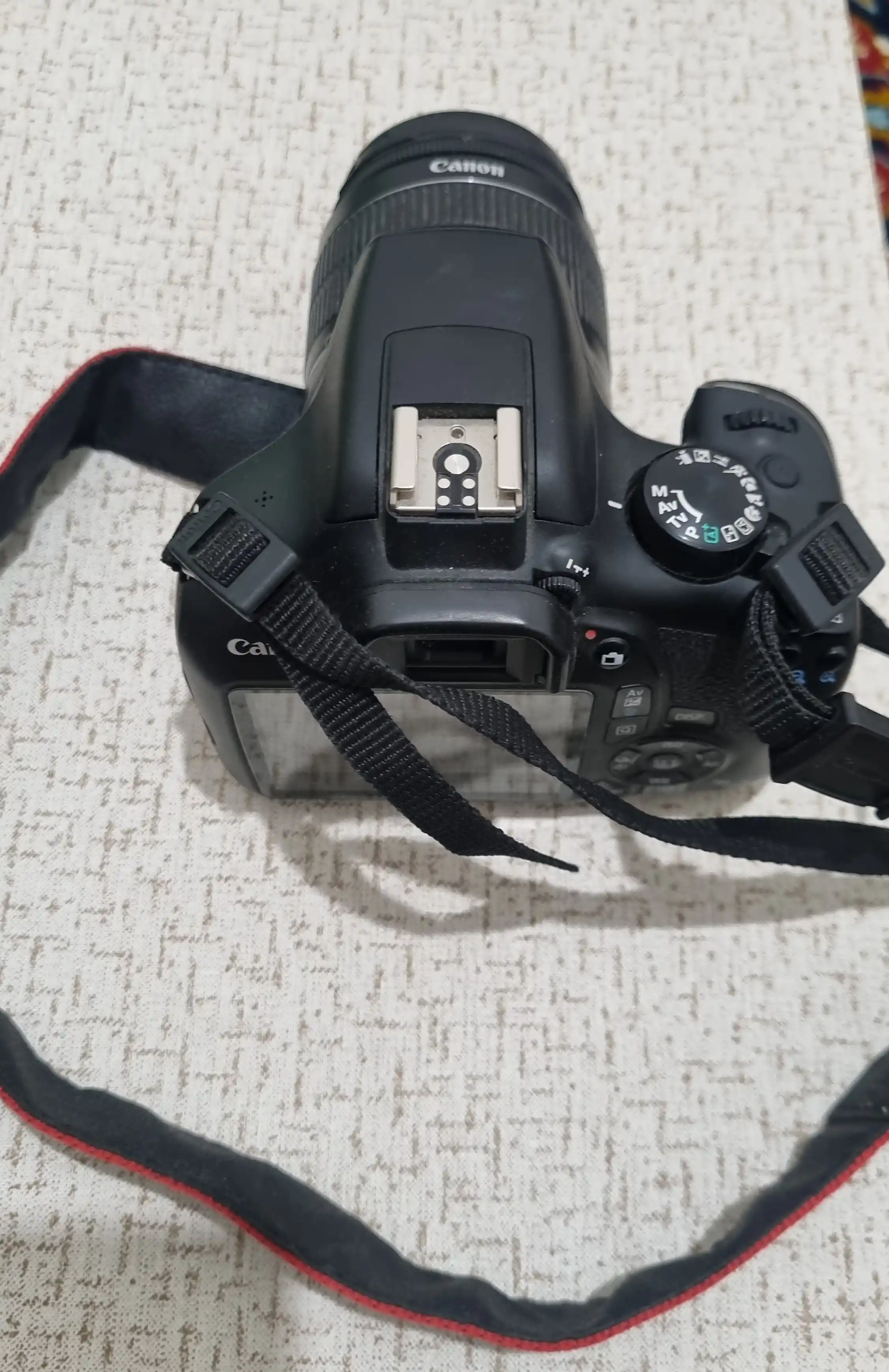 کنون ۱۳۰۰ D دست دو