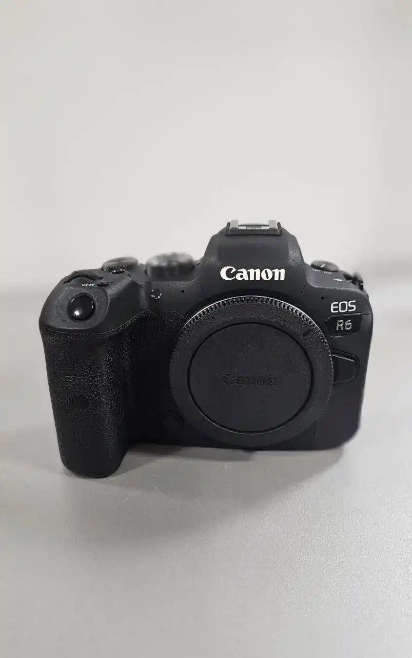 دوربین کانن canon R6 دست دو
