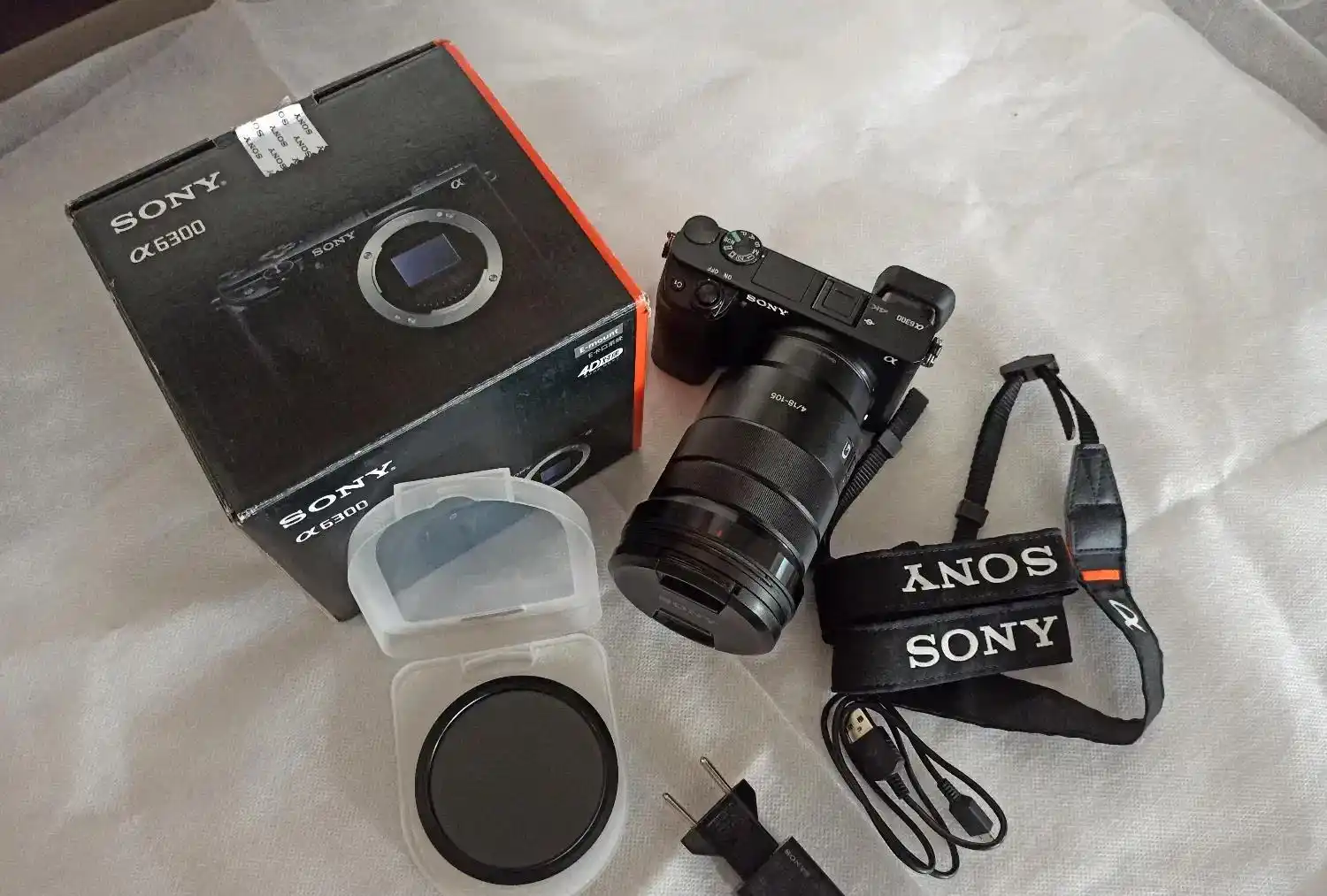 سونی آلفا Sony a6300 لنز G 18-105 f4 OSS دست دو