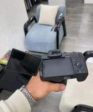 دوربین بدون آینه Canon EOS RP همراه لوازم دست دوم