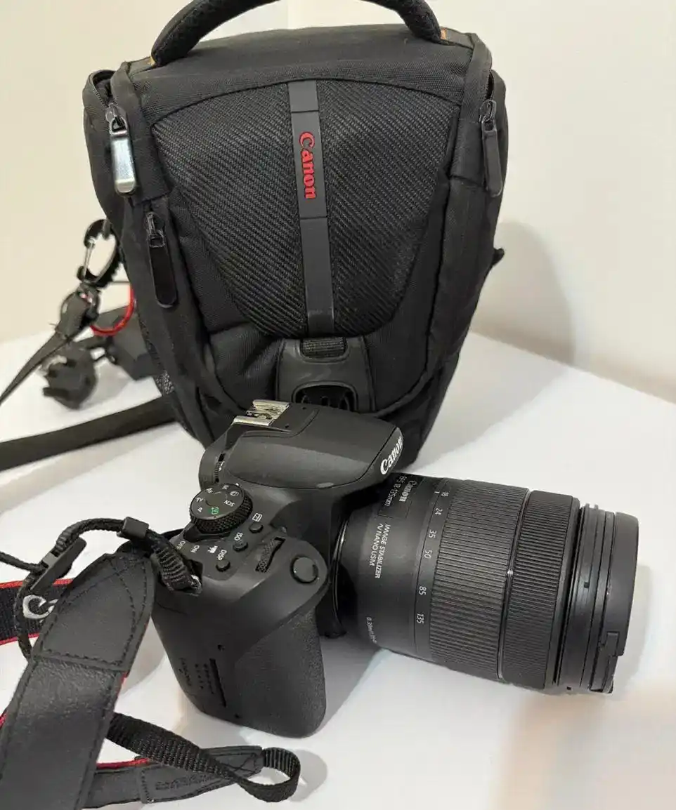 دوربین کنون ۸۵۰دی و لنز دست دو