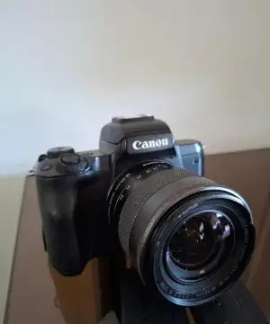 دوربین کنون m50 دست دوم