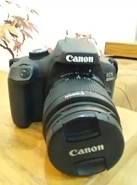 دوربین فیلم برداری دست دو