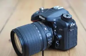 دوربین نیمه حرفه ای نیکون | Nikon D7200+18-140mm دست دوم
