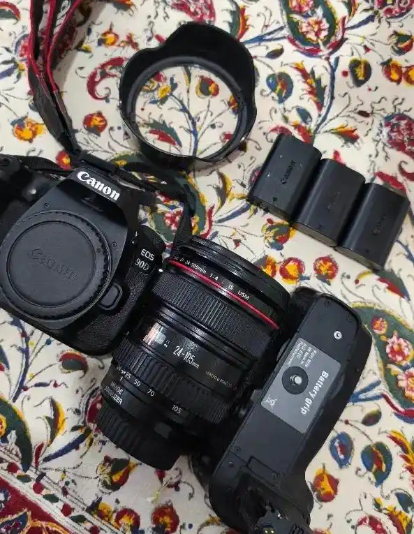 دوربین 90dبا لنز 24 105تایپ1 دست دو