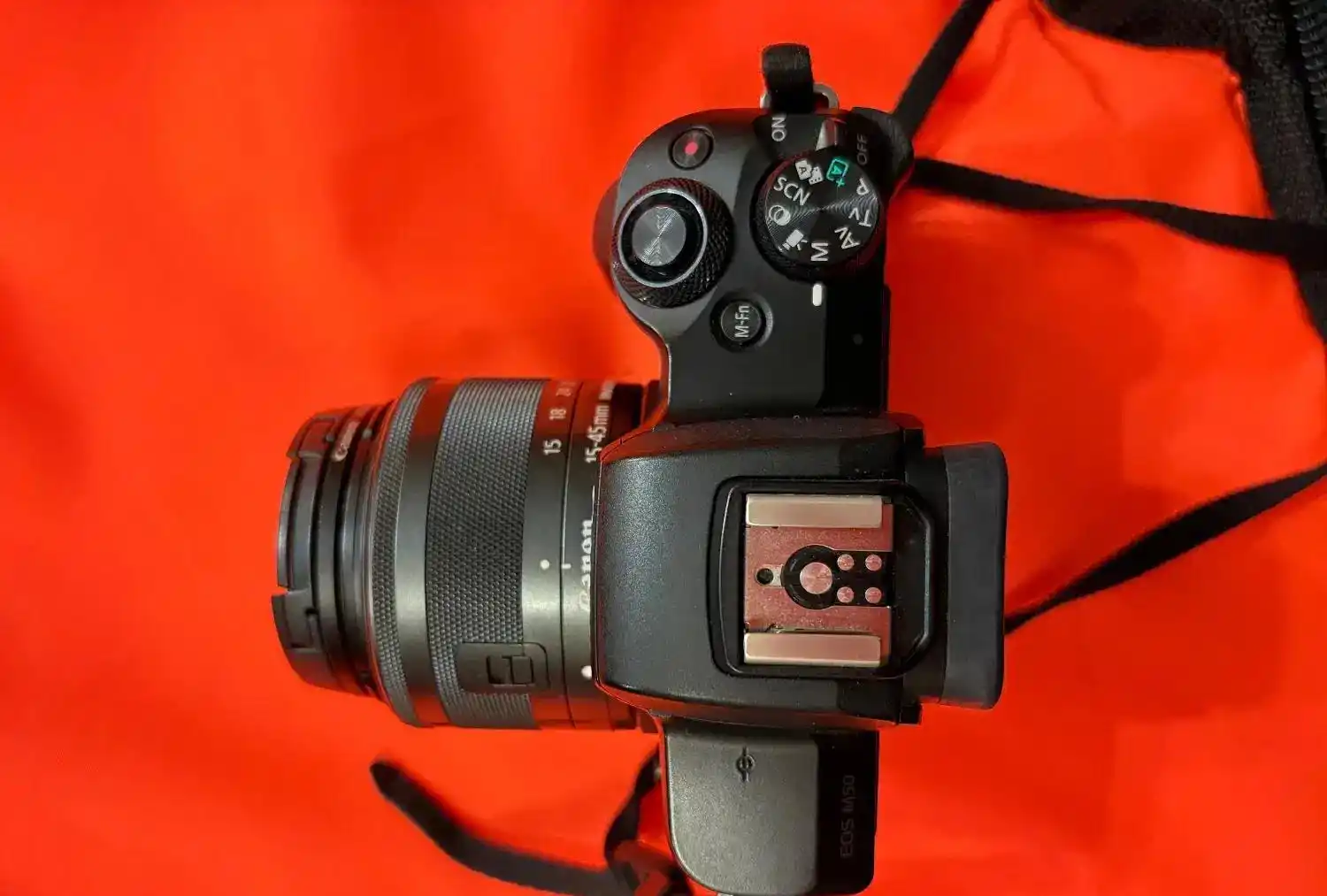 دوربین کنون m50 دست دو