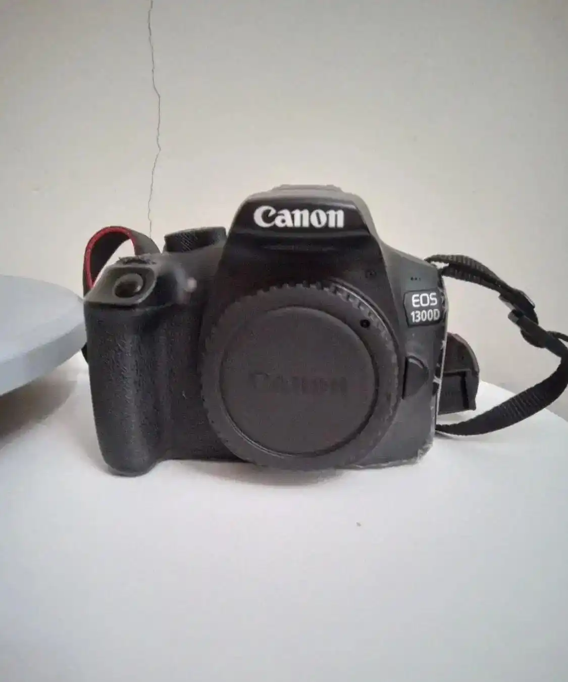 دوربین کانن d1300 معاوضه با ps4 دست دو