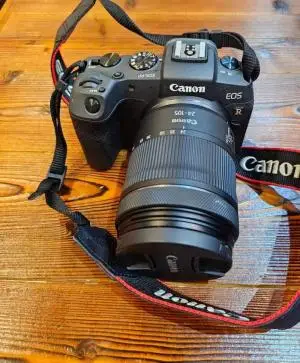 دوربین بدون آینه Canon EOS RP همراه لوازم دست دوم