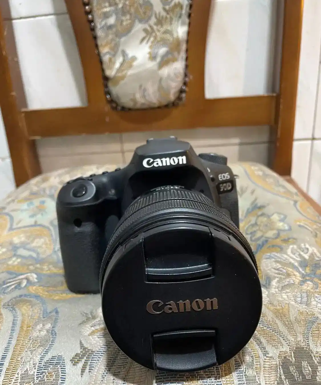 دوربین کنون ۹۰D دست دو