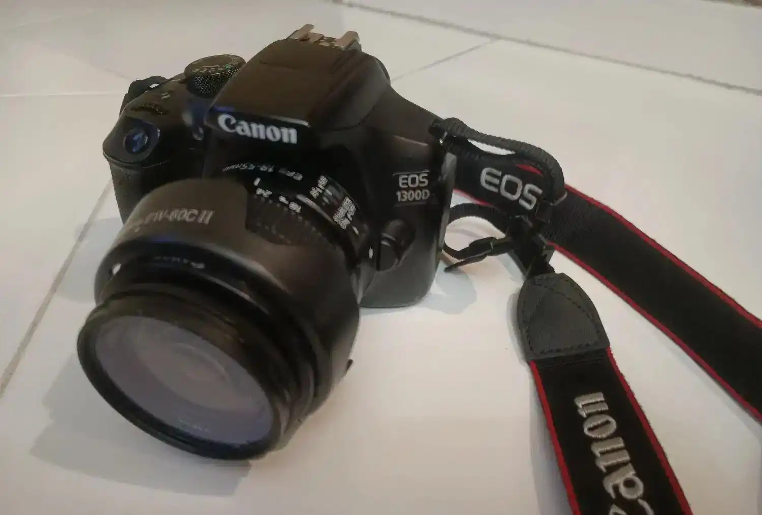 دوربین عکاسی و فیلمبرداری دیجیتال کانن دست دو