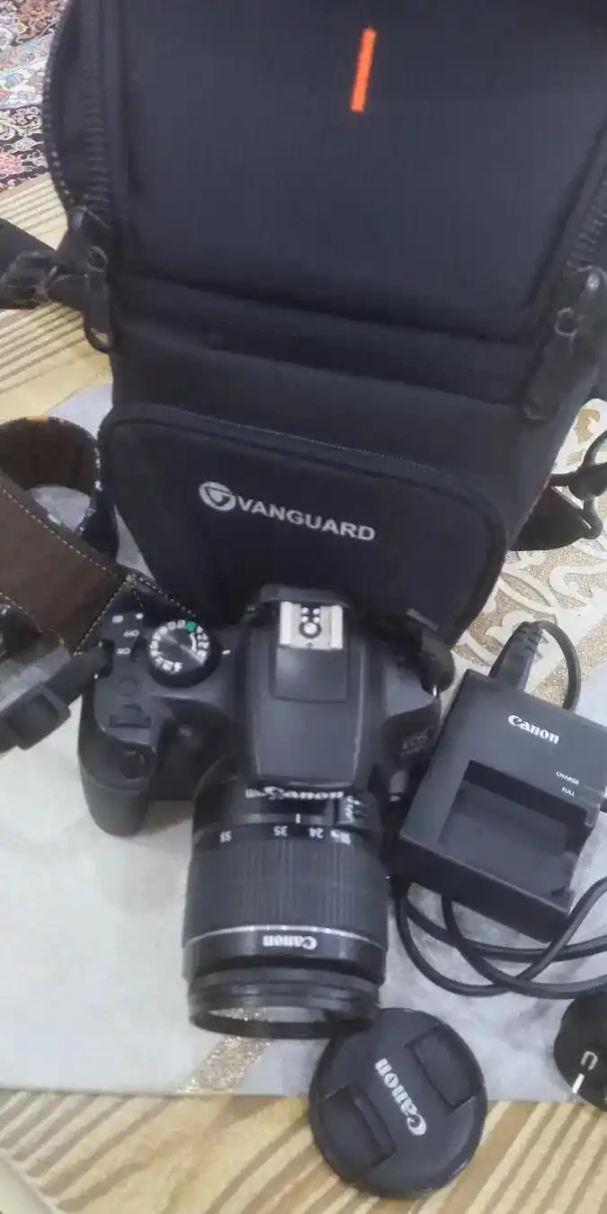 دوربین عکاسی و فیلمبرداری کنون 1300D دست دو