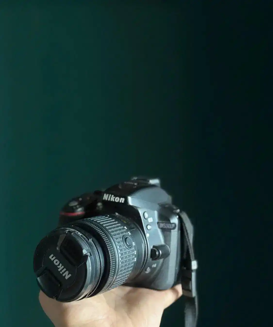 دوربین نیکون D5300 دست دو