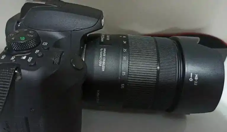 دوربین D850 کنون در حد آک دست دو