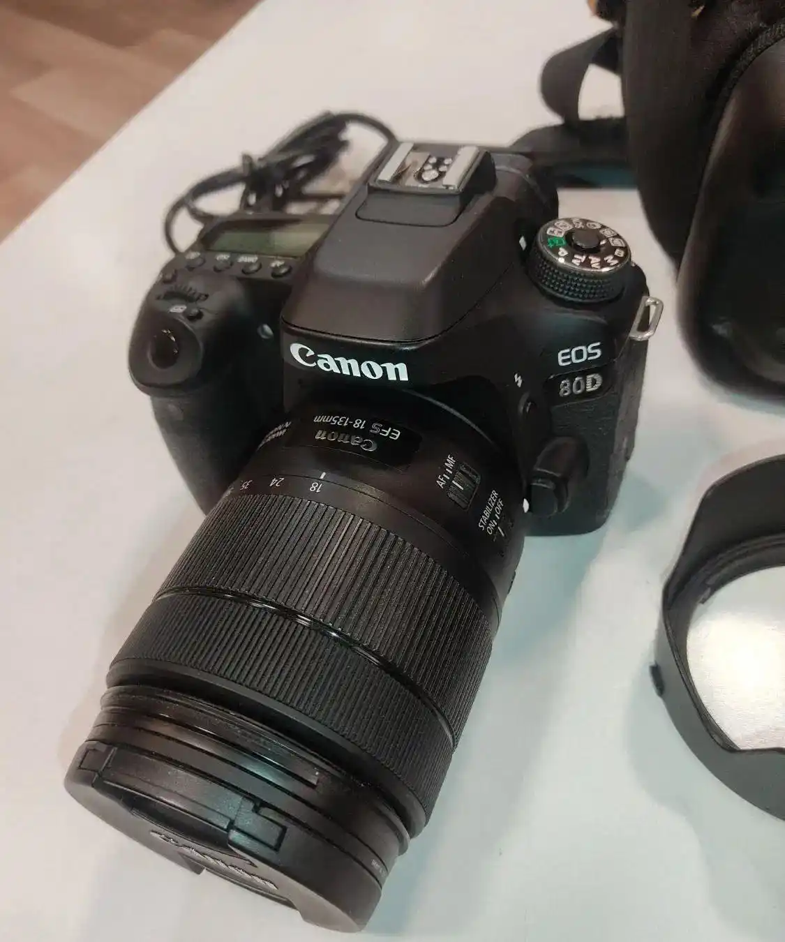 پک حرفه‌ای دوربین Canon EOS 80D دست دو