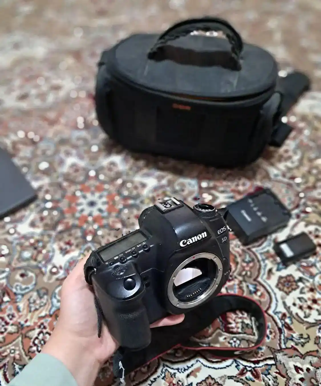 دوربین 5d مارک 2 دست دو