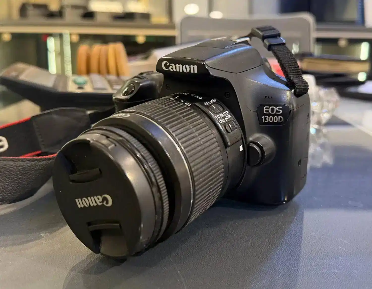 دوربین عکاسی 1300D canon دست دو