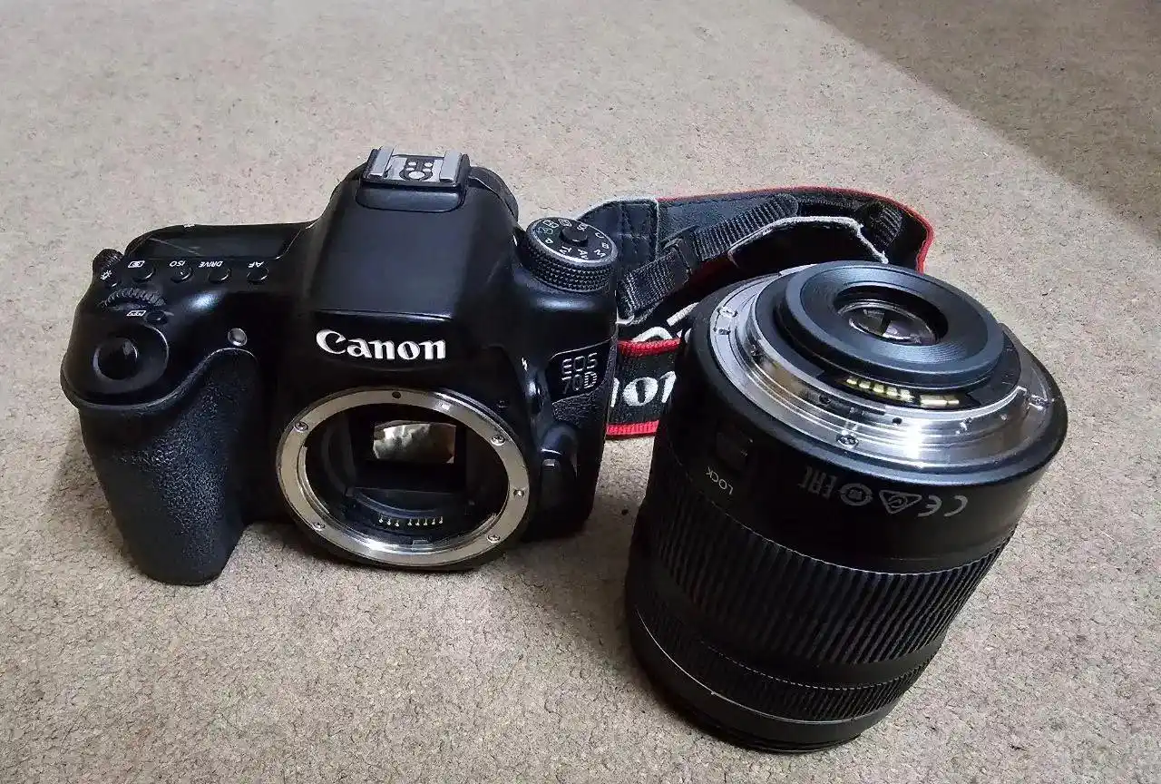 دوربین کنون 70D با لنز ۱۸-۱۳۵ دست دو