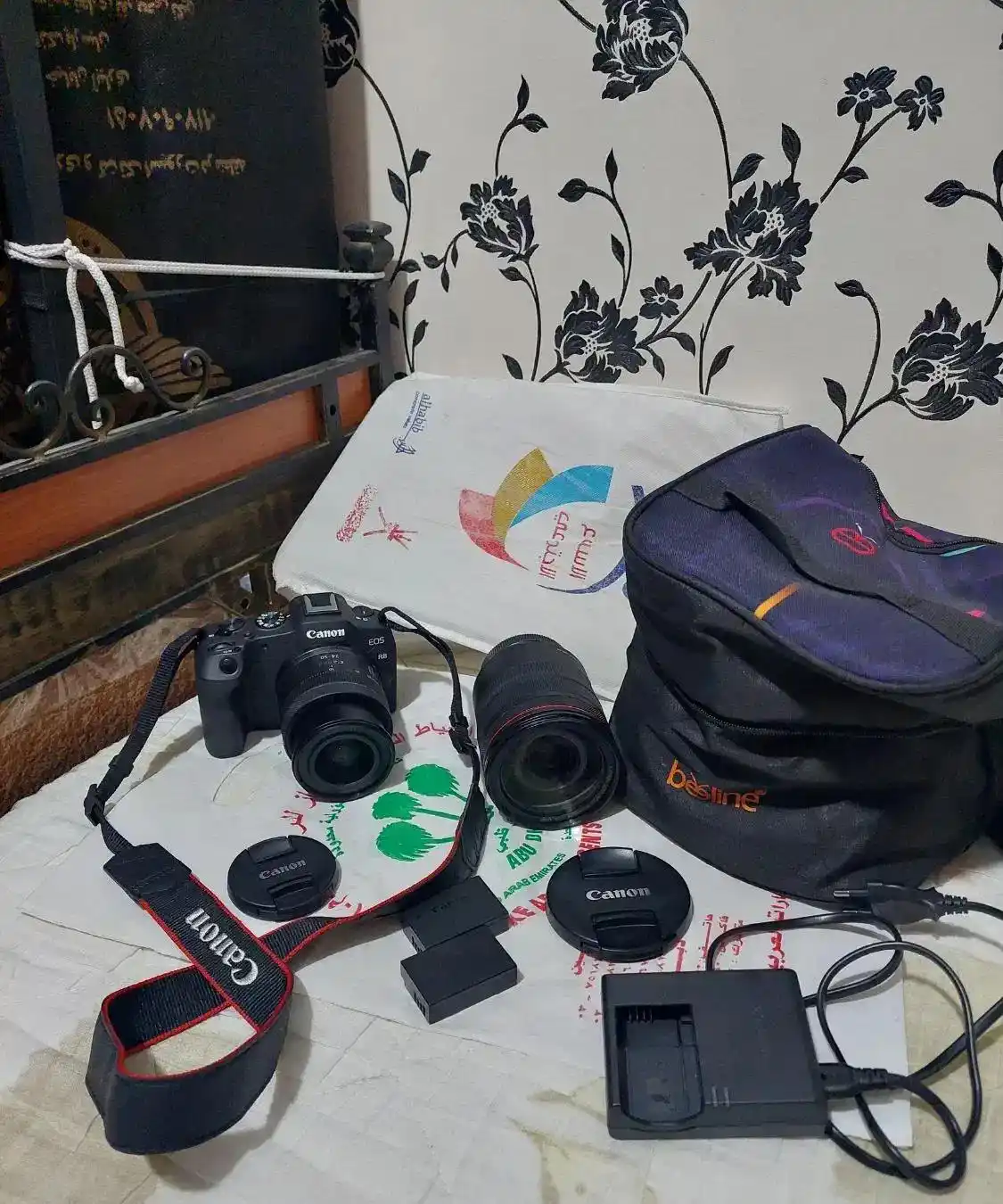 دوربین عکاسی کنون دست دو