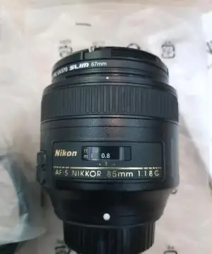 لنز حرفه ای نیکون85 میلیمترf1.8 دست دوم