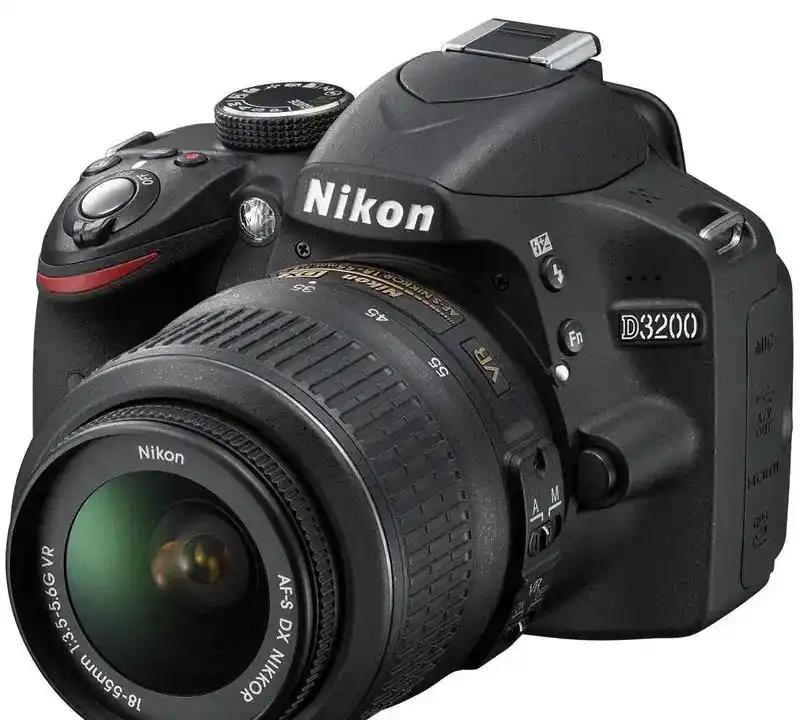 دوربین نیکون D3200 دست دو
