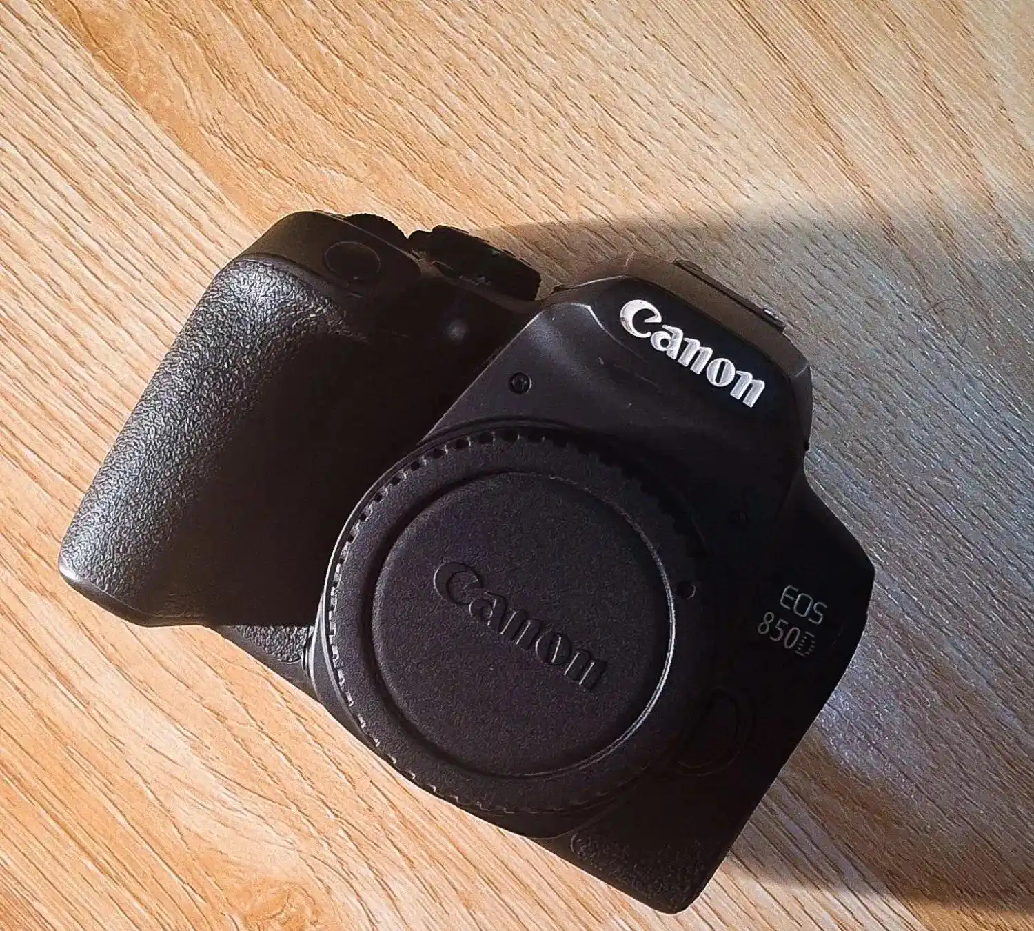 دوربین canon 850D دست دو