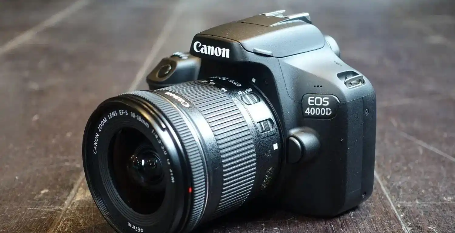 دوربین عکاسی و فیلم برداری canon 4000D دست دو