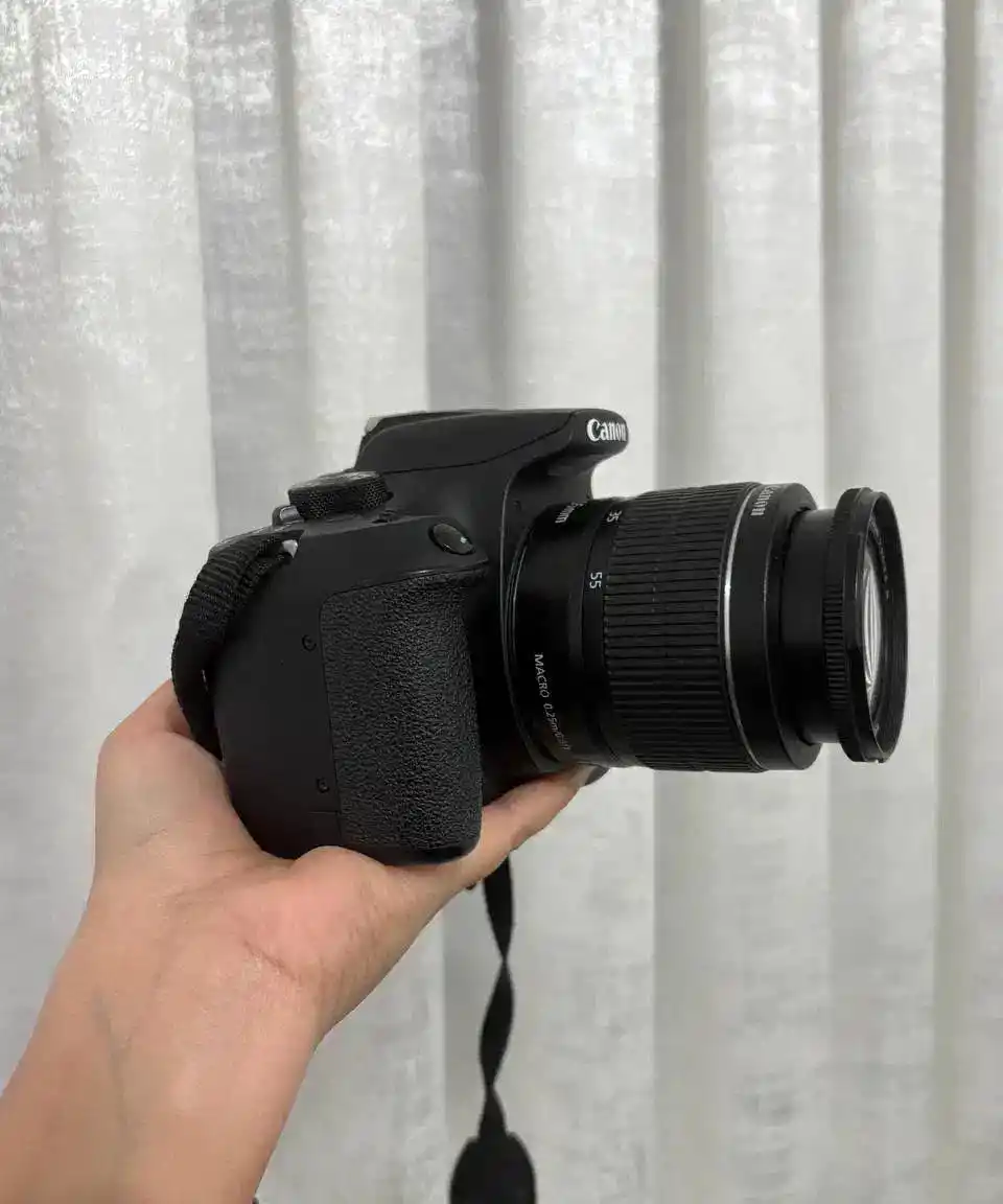 دوربین Canon EOS 1300D بسیارتمیز +لوازم جانبی کامل دست دو