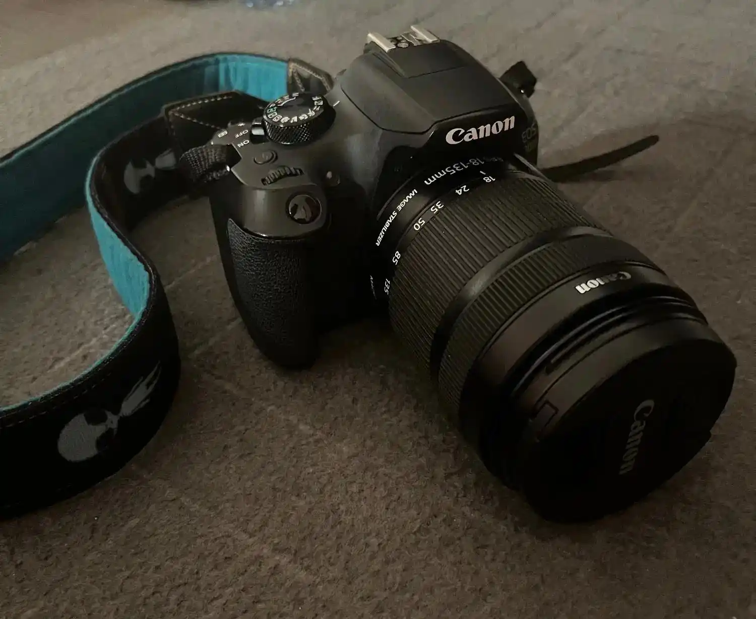 دوربین کانن ۱۳۰۰d لنز ۱۸-۱۳۵ دست دو