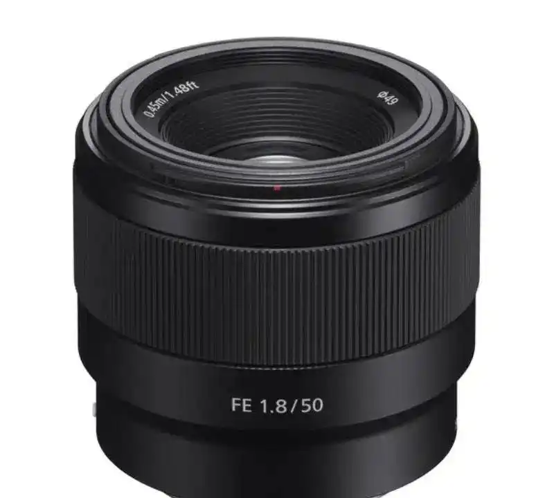 لنز سونی Sony FE 50mm f/1.8 Lens دست دو
