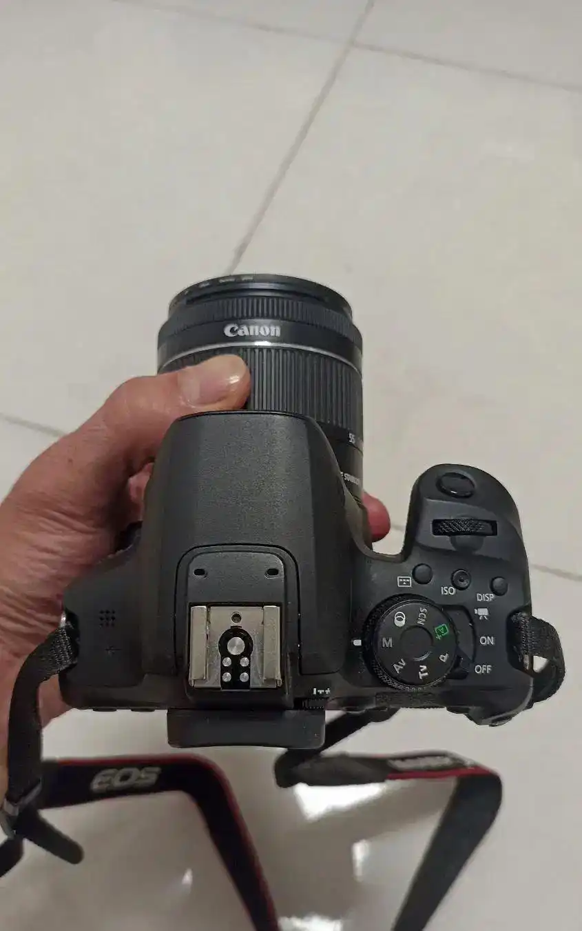 دوربین کنون 850d دست دو