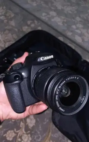 دوربین canon1200dبا لنز ۱۸-۵۵ دست دوم