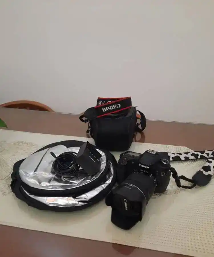 دوربین کنون ۷۰d دست دو