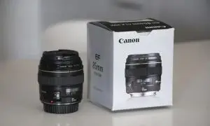 لنز کانن 85mm f1.8 در حد دست دوم